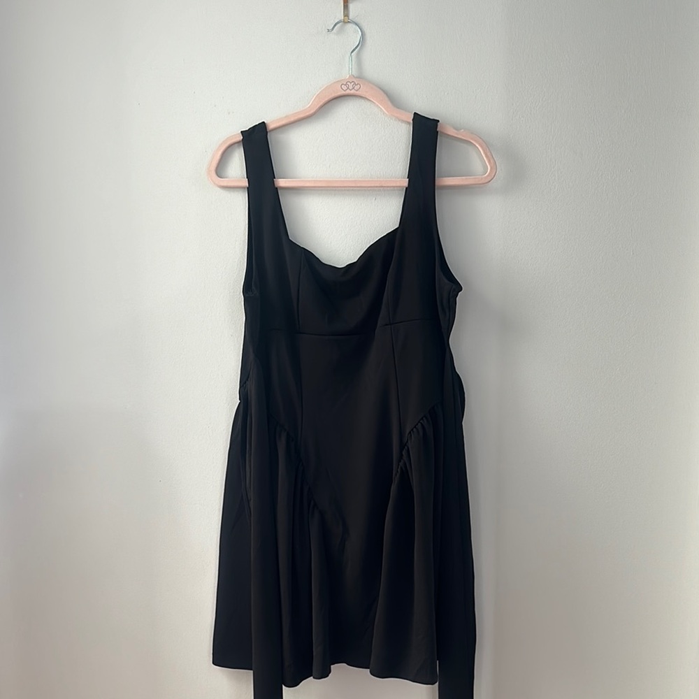 Chic Black Sleeveless Dress